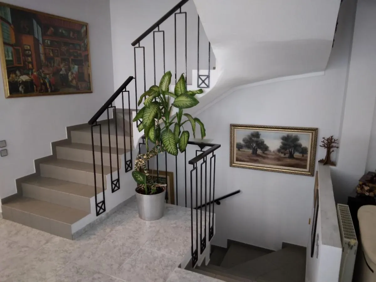 Villa In Panorama, Thessaloniki, With A Swimming Pool. Host: Mr. George