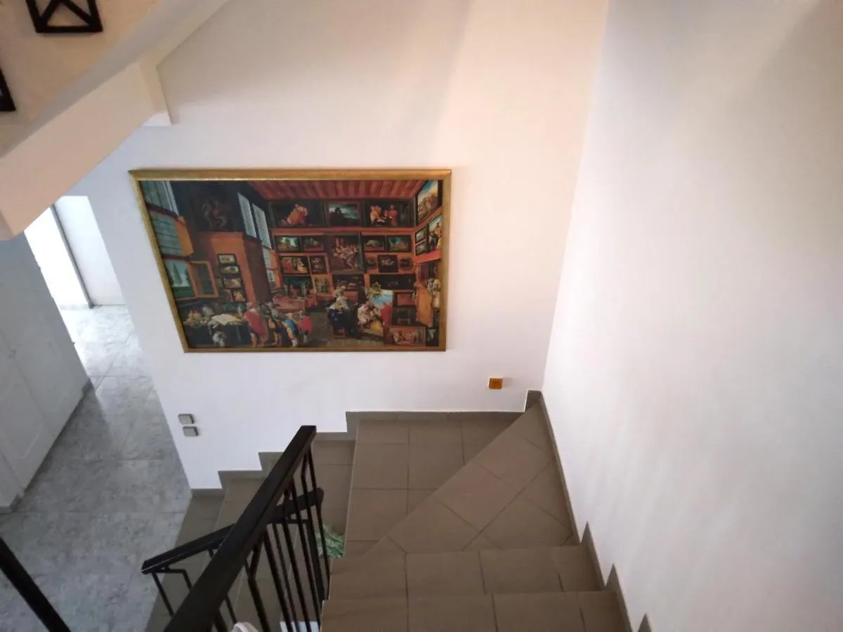 Villa In Panorama, Thessaloniki, With A Swimming Pool. Host: Mr. George